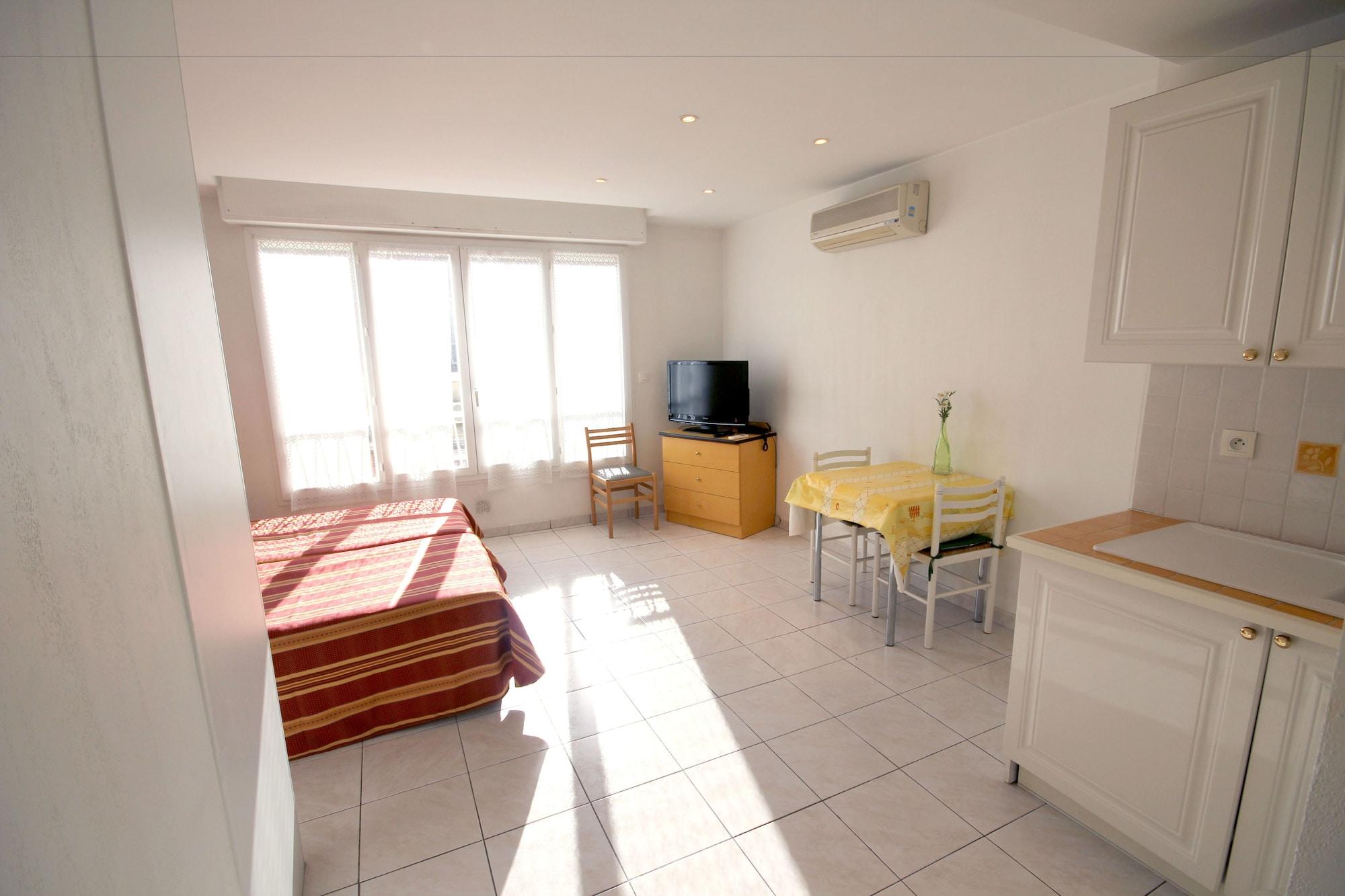 Le Florian Hotel 2*